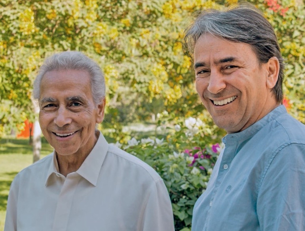 Ibrahim Abouleish mit seinem Sohn Helmy Ibrahim Abouleish, Thomas Abouleish, SEKEM, CEO, Unternehmerfamilie, Familienunternehmen, Nachfolge, Familienunternehmen Ägypten, Götz Werner, dm, Helmy Abouleish, Landwirtschaft Familienunternehmen