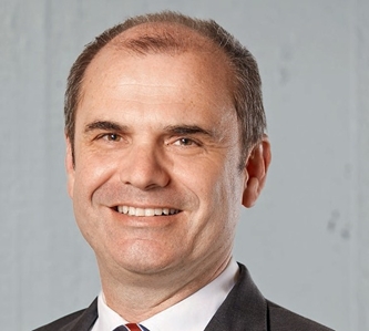 Philipp Gross ist in vierter Generation Geschäftsführer der Peter Gross Bau Holding GmbH mit Hauptsitz in St. Ingbert im Saarland. Philipp Gross ist in vierter Generation Geschäftsführer der Peter Gross Bau Holding GmbH mit Hauptsitz in St. Ingbert im Saarland.