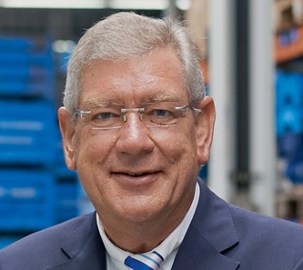 Arndt G. Kirchhoff ist in vierter Generation CEO der KIRCHHOFF Automotive Holding GmbH und Co. KG mit Stammsitz im sauerländischen Attendorn. Arndt G. Kirchhoff ist in vierter Generation CEO der KIRCHHOFF Automotive Holding GmbH und Co. KG mit Stammsitz im sauerländischen Attendorn.