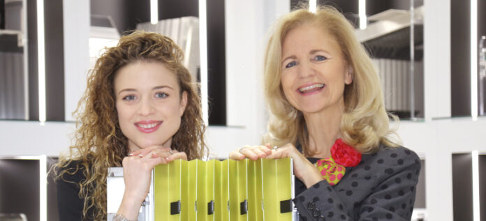Früher Bandoneon, heute Hightech: Isabelle Mang und ihre Mutter Simone Weinmann-Mang produzieren faltbare Maschinenabdeckungen.