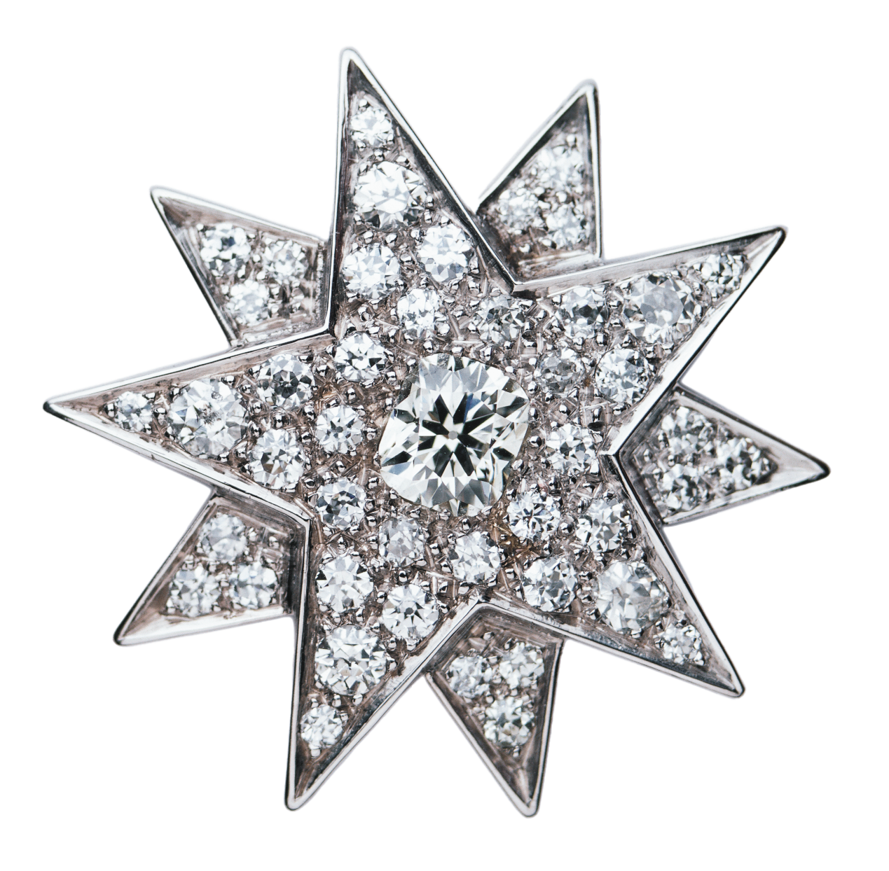 Strahlender Bezugspunkt: die Neuauflage der Diamantsterne, die A.E. Köchert einst für Kaiserin Sisi fertigte.