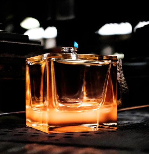 Heißes Geschäft: Heinz-Glas produziert täglich bis zu 4 Millionen Flakons. Heißes Geschäft: Heinz-Glas produziert täglich bis zu 4 Millionen Flakons.