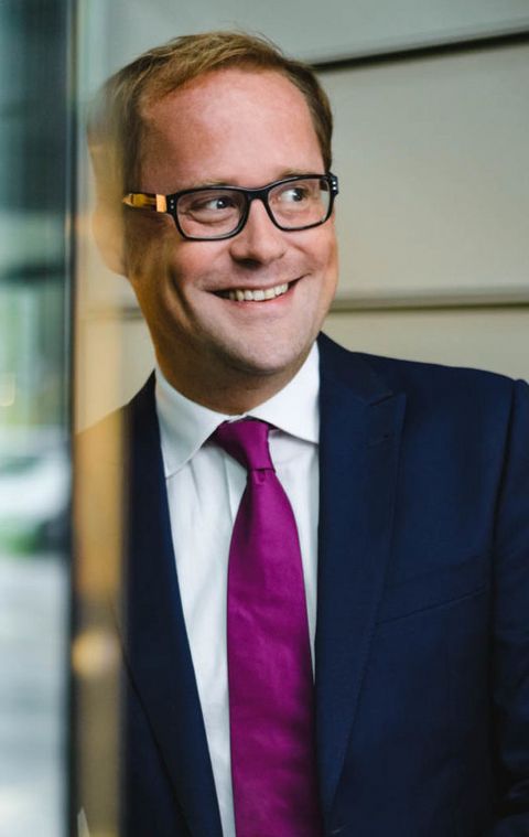 Jan-Hendrik Goldbeck sprach auf dem INTES Unternehmer-Erfolgsforum Jan-Hendrik Goldbeck sprach auf dem INTES Unternehmer-Erfolgsforum