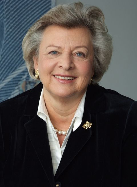 Gesellschafterin von Giesecke + Devrient: Verena von Mitschke-Collande wirkt über den Aufsichtsrat mit. Gesellschafterin von Giesecke + Devrient: Verena von Mitschke-Collande wirkt über den Aufsichtsrat mit.