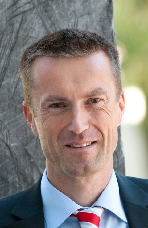 Der Ökonom Marcus Witzke kennt sich mit dem Gründen und Aufbauen von Firmen aus. Heute ist er Vorstand der Hoffnungsträger Stiftung. Der Ökonom Marcus Witzke kennt sich mit dem Gründen und Aufbauen von Firmen aus. Heute ist er Vorstand der Hoffnungsträger Stiftung.