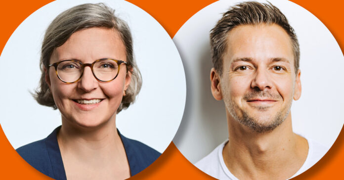 Sarah Bautz und Benjamin Teuber sprechen in wir-Podcast darüber, wie man das Erbe von Spieleautor Klaus Teuber in die Zukunft tragen kann – zum Beispiel mit einem Netflix-Deal. / Foto: Andreas Varnhorn / Catan GmbH